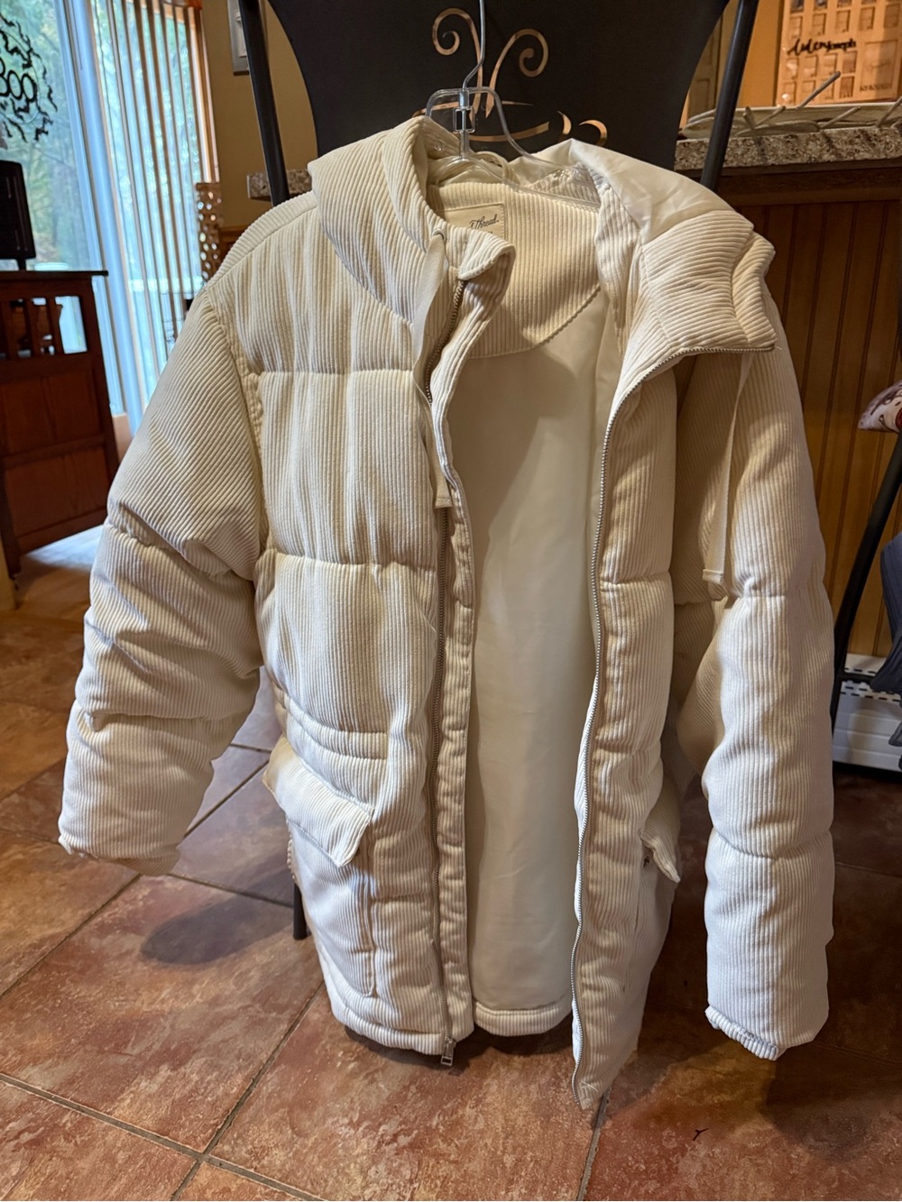 Universal Threads Corduroy Puffer Jacket - Cream